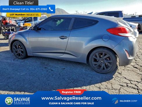Used 2017 Hyundai Veloster image 3
