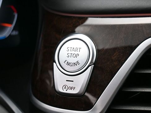 Used 2022 BMW 750i xDrive w/ Executive Package image 27