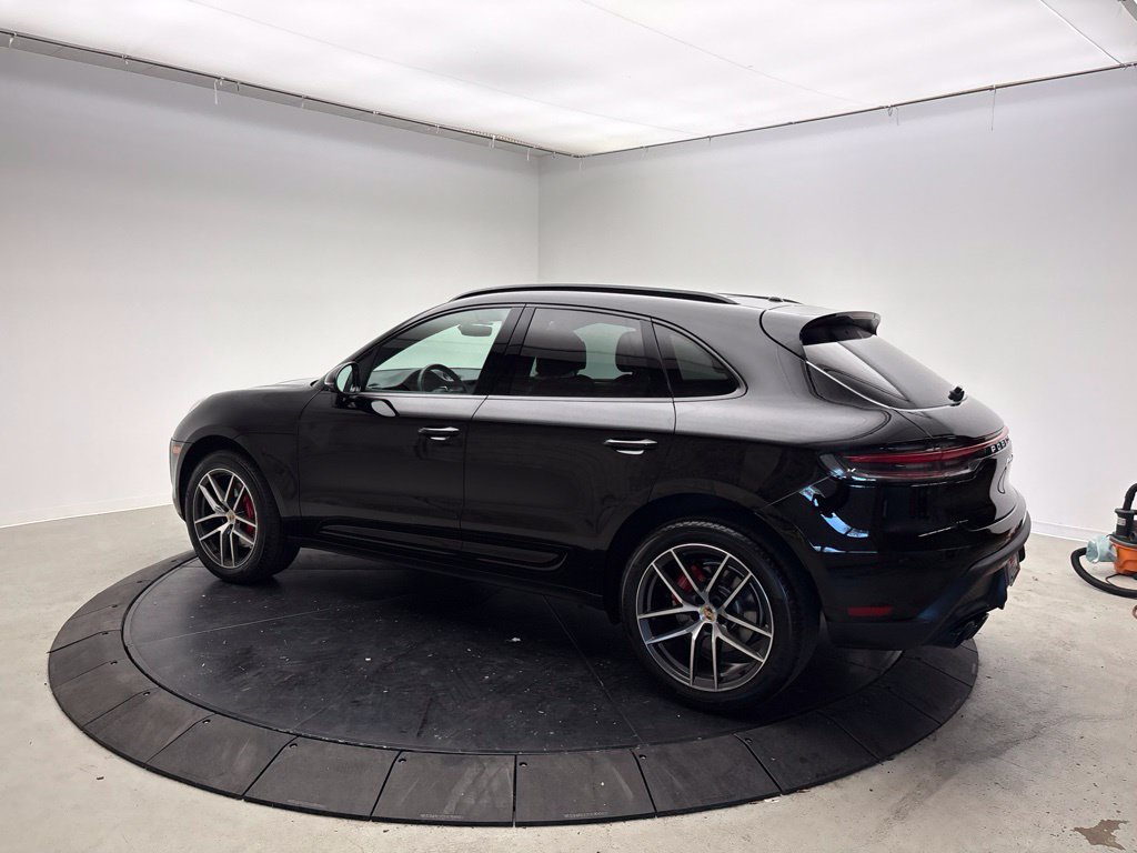 Certified 2023 Porsche Macan S AWD/4WD image 3
