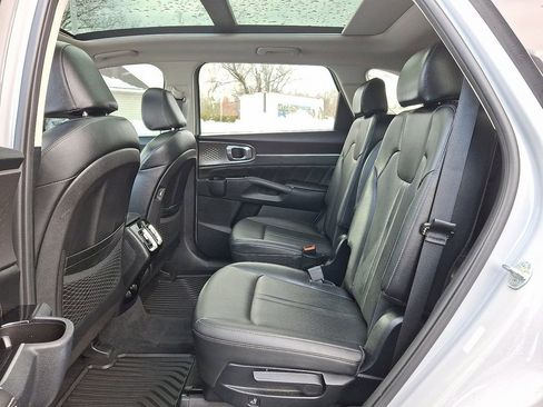 Used 2022 Kia Sorento SX image 11