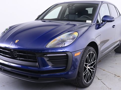 Used 2026 Porsche Macan AWD/4WD image 1