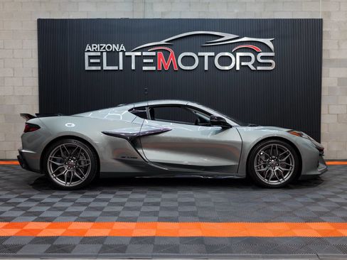 Used 2024 Chevrolet Corvette Z06 w/ Battery Protection Package RWD image 17
