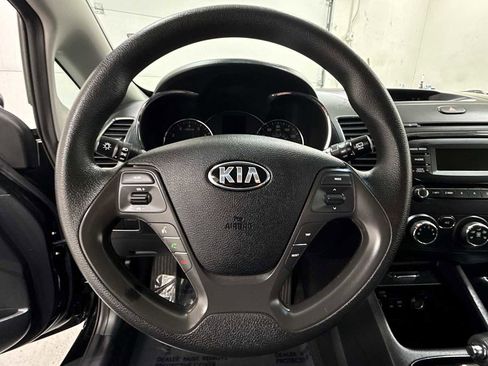 Used 2017 Kia Forte LX image 17