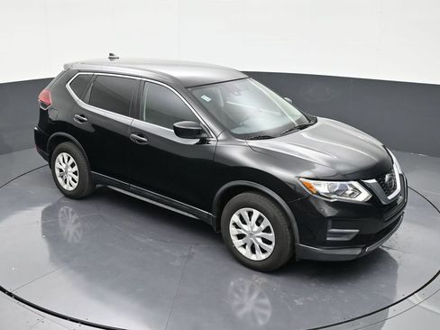 Used 2020 Nissan Rogue S image 18