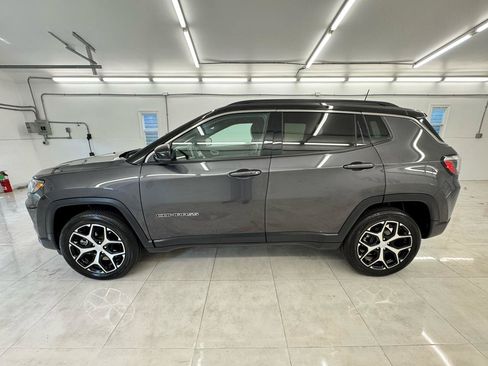 Used 2024 Jeep Compass Limited AWD/4WD image 9