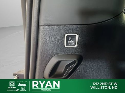 New 2025 Jeep Wagoneer Series II w/ Convenience Group I image 13