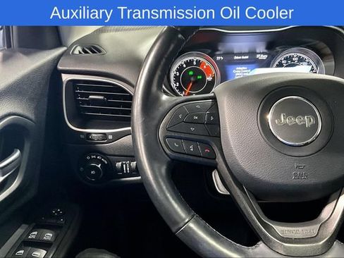 Used 2020 Jeep Cherokee Trailhawk w/ Technology Group AWD/4WD image 15