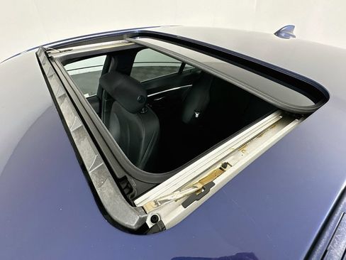 Used 2018 BMW 330i Sedan RWD image 22