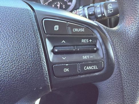 Used 2021 Hyundai Venue SE image 11