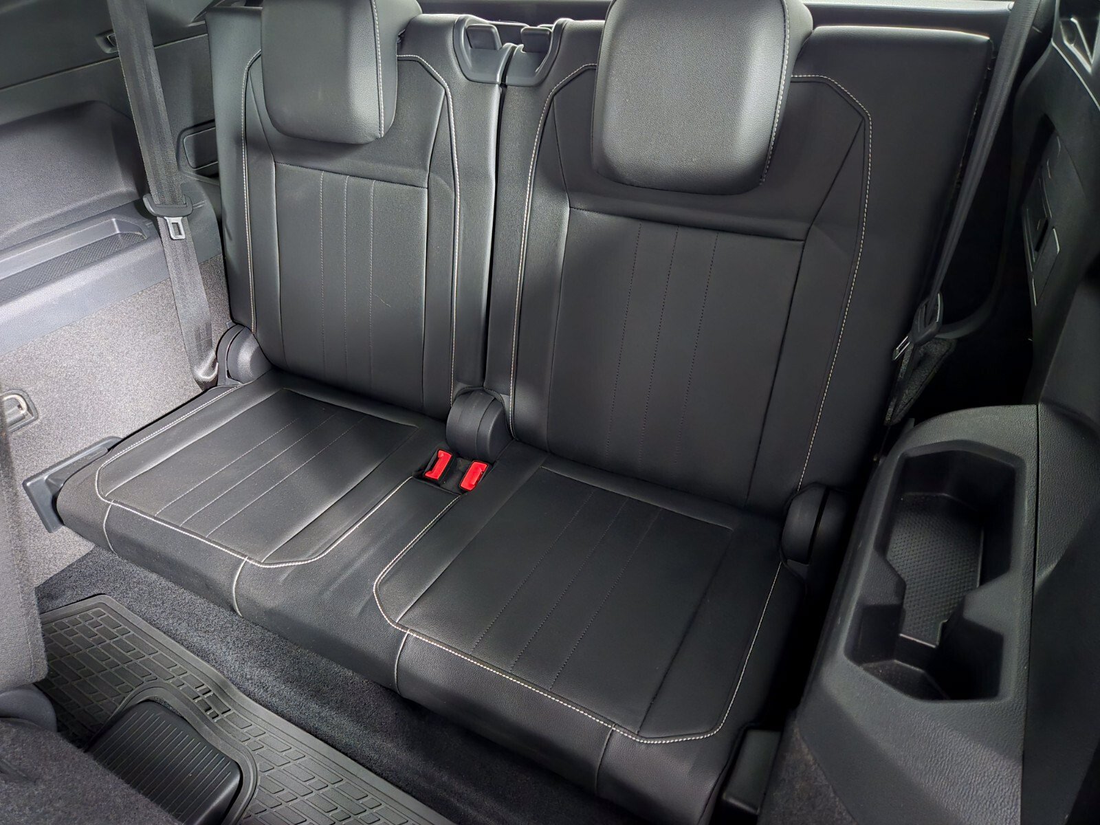 Used 2022 Volkswagen Tiguan SE R-Line FWD image 15