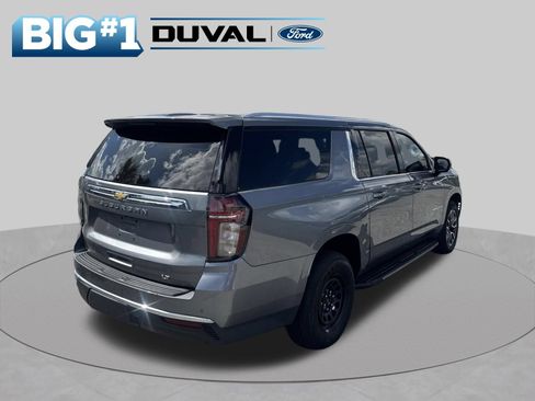 Used 2022 Chevrolet Suburban LT RWD image 2