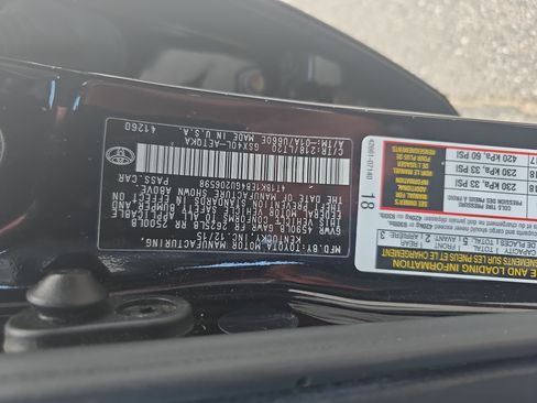 Used 2016 Toyota Avalon Touring FWD image 35