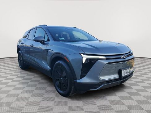 Used 2026 Chevrolet Blazer EV LT w/ Midnight/Sport Edition image 2