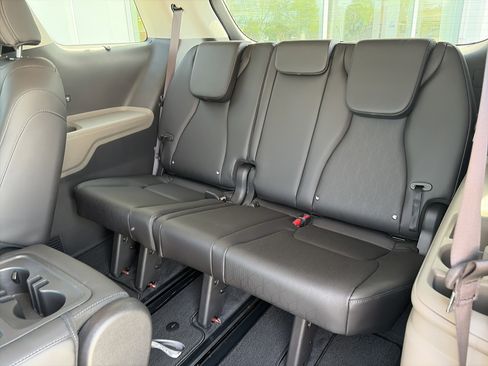 Used 2026 Kia Carnival EX FWD image 30