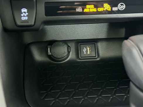 Used 2025 Toyota RAV4 XLE image 26