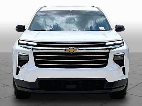 Used 2025 Chevrolet Traverse LT w/ Driver Confidence Package FWD image 4