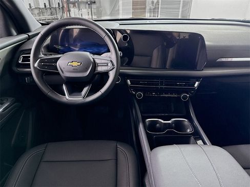 New 2026 Chevrolet Traverse LT w/ LPO, Floor Liner Package image 2