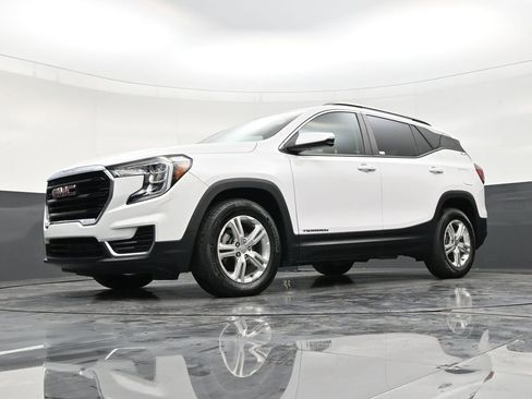 Used 2023 GMC Terrain SLE FWD image 21