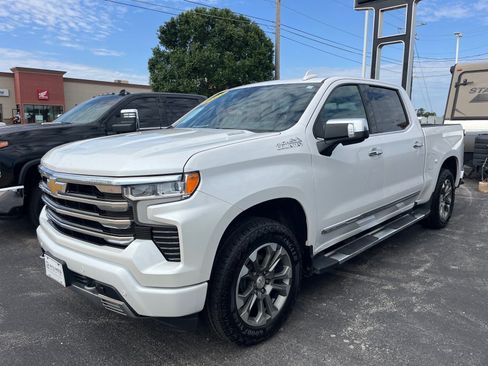Used 2023 Chevrolet Silverado 1500 High Country w/ Technology Package AWD/4WD image 1