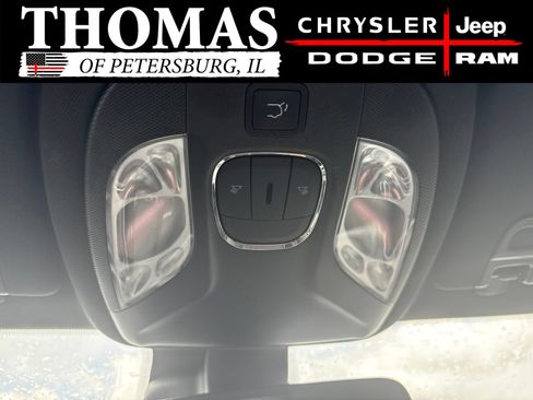 Used 2025 Jeep Compass Latitude w/ Convenience Group AWD/4WD image 25