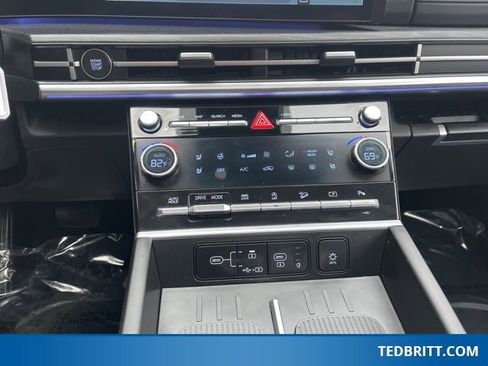 Used 2024 Hyundai Santa Fe Limited image 37