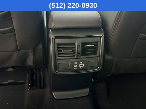 Certified 2025 Subaru Forester Limited image 31