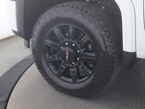 Used 2026 GMC Sierra 2500 AT4 w/ AT4 Premium Plus Package AWD/4WD image 13