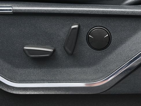 Used 2024 Ford F350 Lariat w/ Black Appearance Package image 9