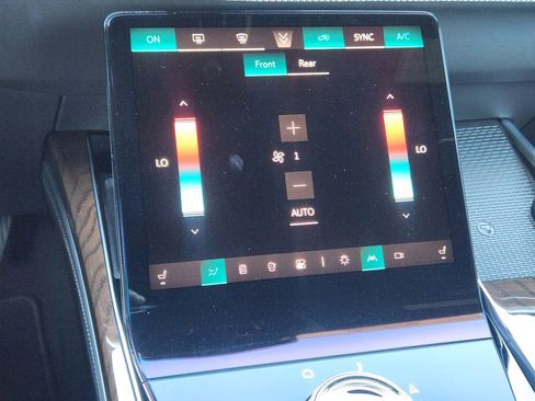 Certified 2025 Cadillac Escalade Sport Platinum image 17