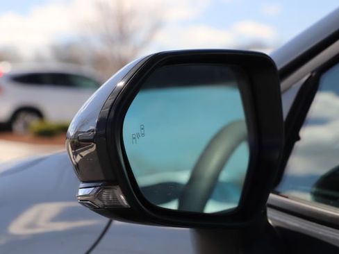 Used 2025 Toyota Camry LE image 9