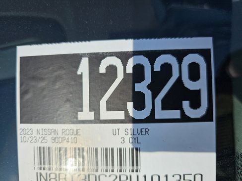 Used 2023 Nissan Rogue Platinum w/ Platinum Premium Package image 10