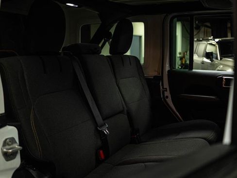 Used 2024 Jeep Wrangler Sahara image 11