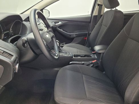 Used 2016 Ford Focus SE FWD image 17