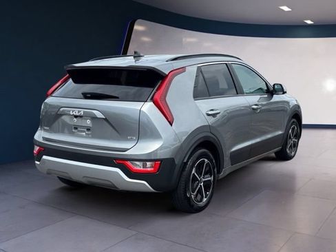 Certified 2023 Kia Niro EX FWD image 5