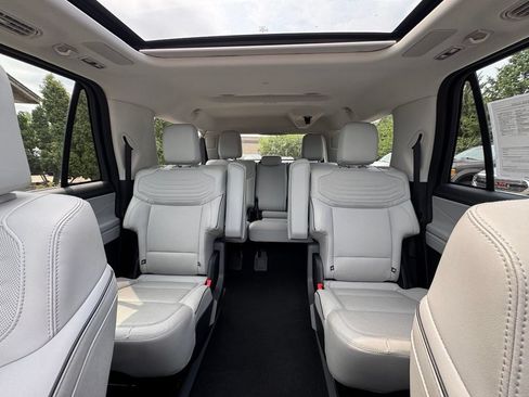 Used 2025 Ford Expedition Max Platinum w/ Platinum Ultimate Package AWD/4WD image 23
