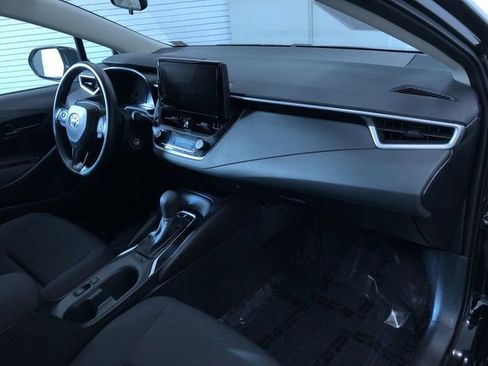 Used 2025 Toyota Corolla LE image 23