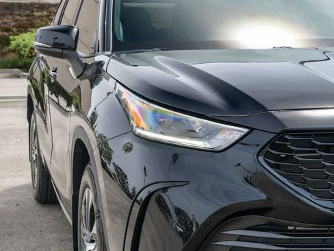 Used 2023 Toyota Highlander XSE image 4