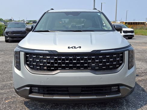 New 2025 Kia Carnival SX Prestige FWD image 3