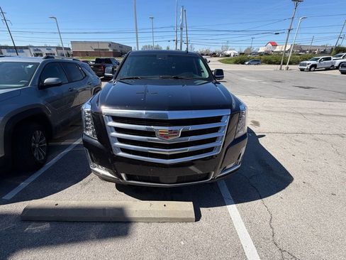 Used 2016 Cadillac Escalade Premium image 7