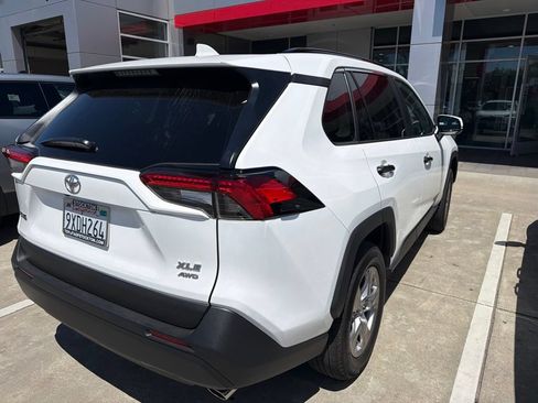 Used 2025 Toyota RAV4 XLE w/ Convenience Package AWD/4WD image 6