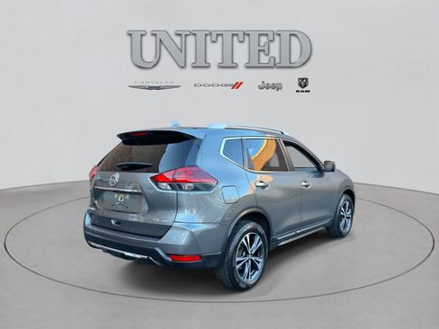 Used 2018 Nissan Rogue SL image 4