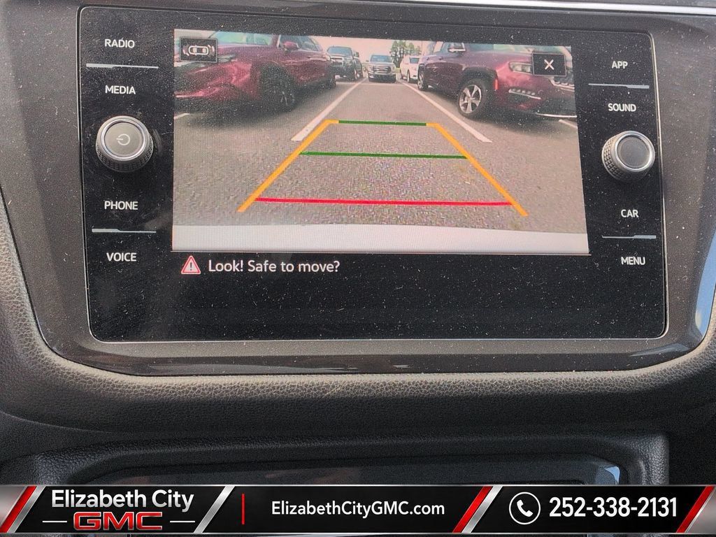 Used 2023 Volkswagen Tiguan SE FWD image 12