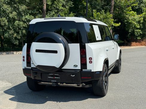 Used 2023 Land Rover Defender 110 X-Dynamic SE AWD/4WD image 11