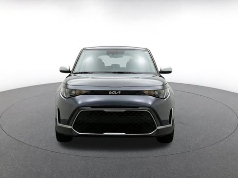 Used 2025 Kia Soul LX w/ LX Technology Package FWD image 2