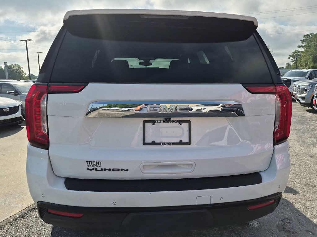 Used 2022 GMC Yukon SLE w/ Gmc Pro Safety Plus Package AWD/4WD image 3