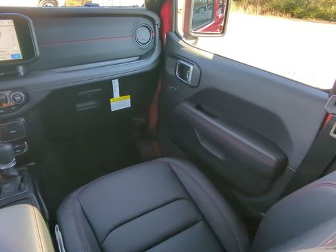 New 2026 Jeep Wrangler Unlimited Rubicon w/ Safety Group image 15