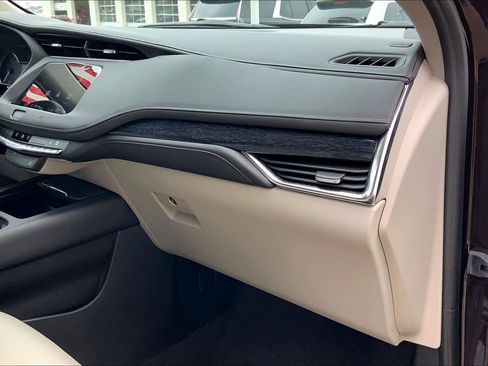Used 2020 Cadillac XT4 Premium Luxury AWD/4WD image 17
