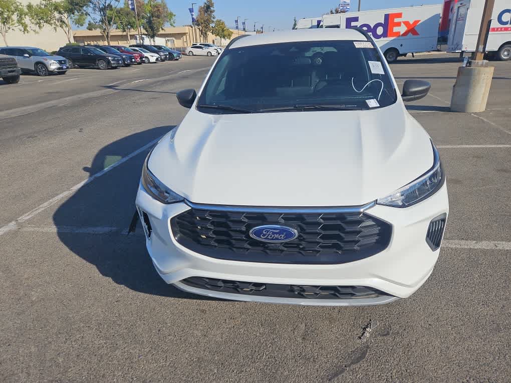 Used 2023 Ford Escape ST-Line w/ Tech Pack #1 FWD image 2