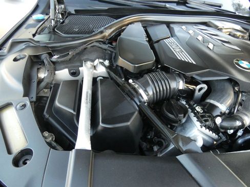 Used 2020 BMW 750i xDrive w/ Executive Package image 86