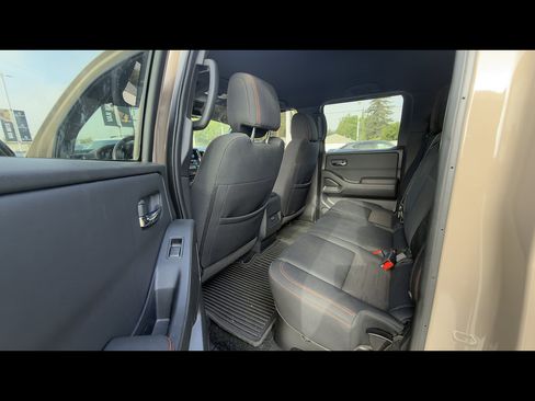Used 2022 Nissan Frontier Pro-X w/ Technology Package RWD image 7